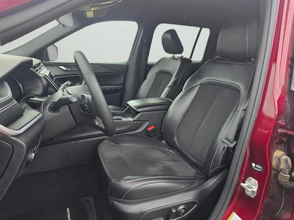 Used 2024 Velvet Red Pearlcoat Jeep Altitude image 11