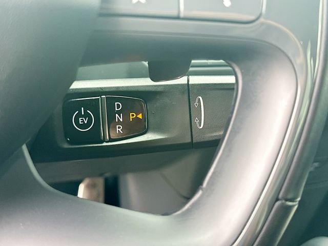 Certified Used 2024 Aurora Black Pearl Kia GT-Line image 17