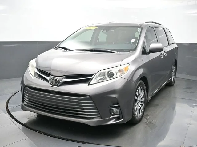 2019 Toyota Sienna XLE