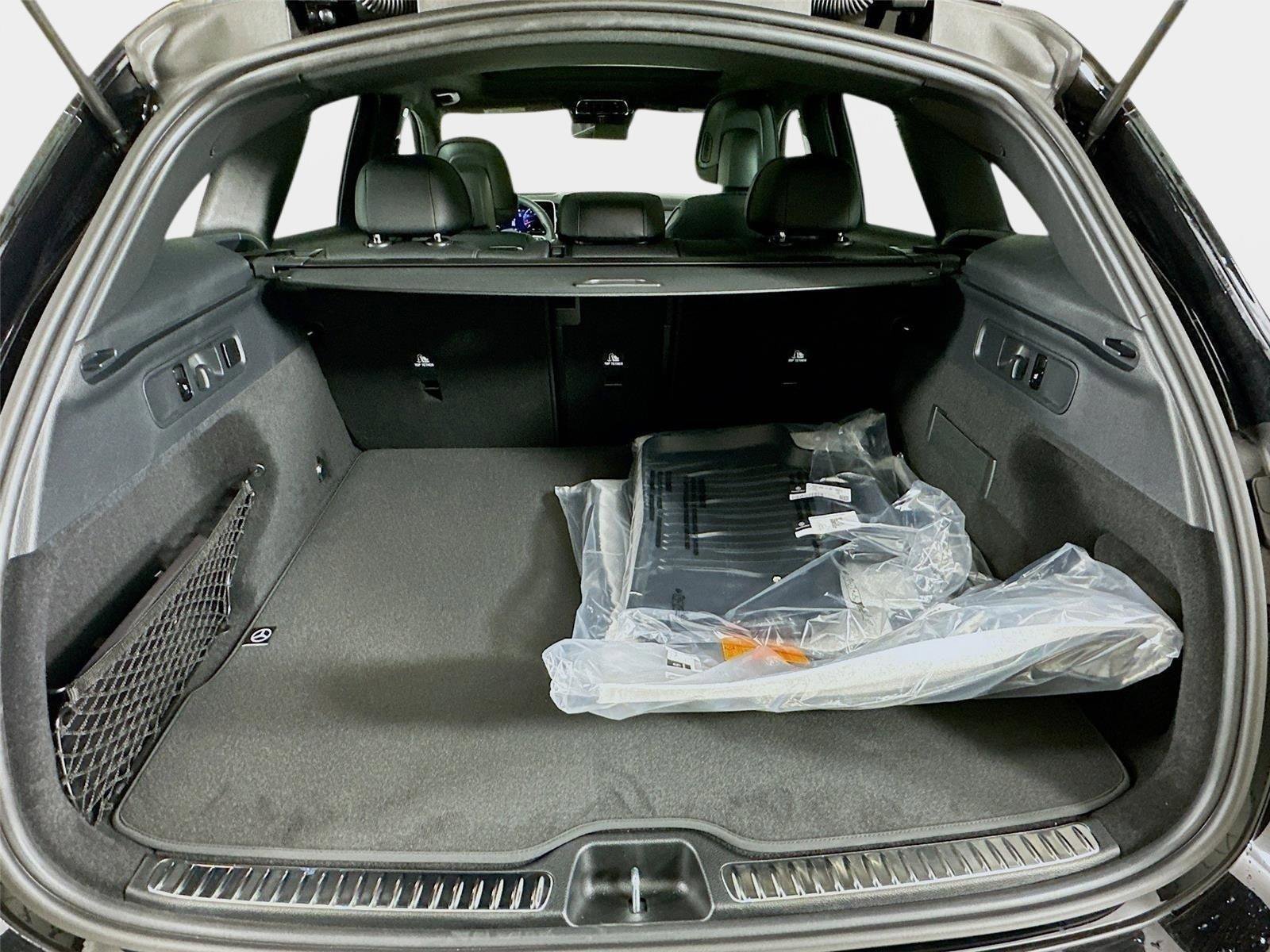 Used 2026  Mercedes-Benz GLC 300 image 33