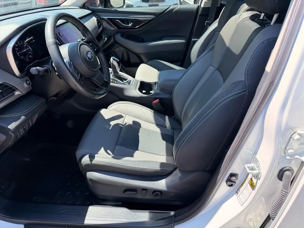 Used 2025 White Subaru Onyx Edition XT image 8