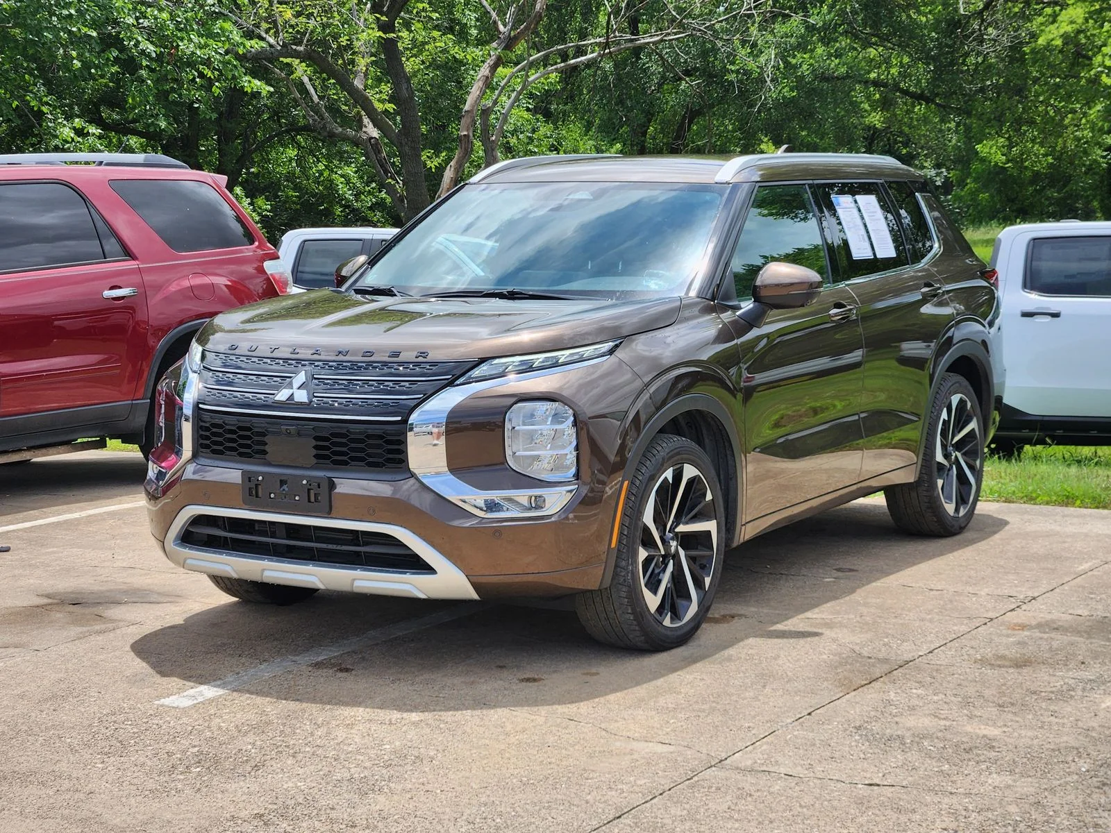 Used 2024 Brown Mitsubishi SEL image 3
