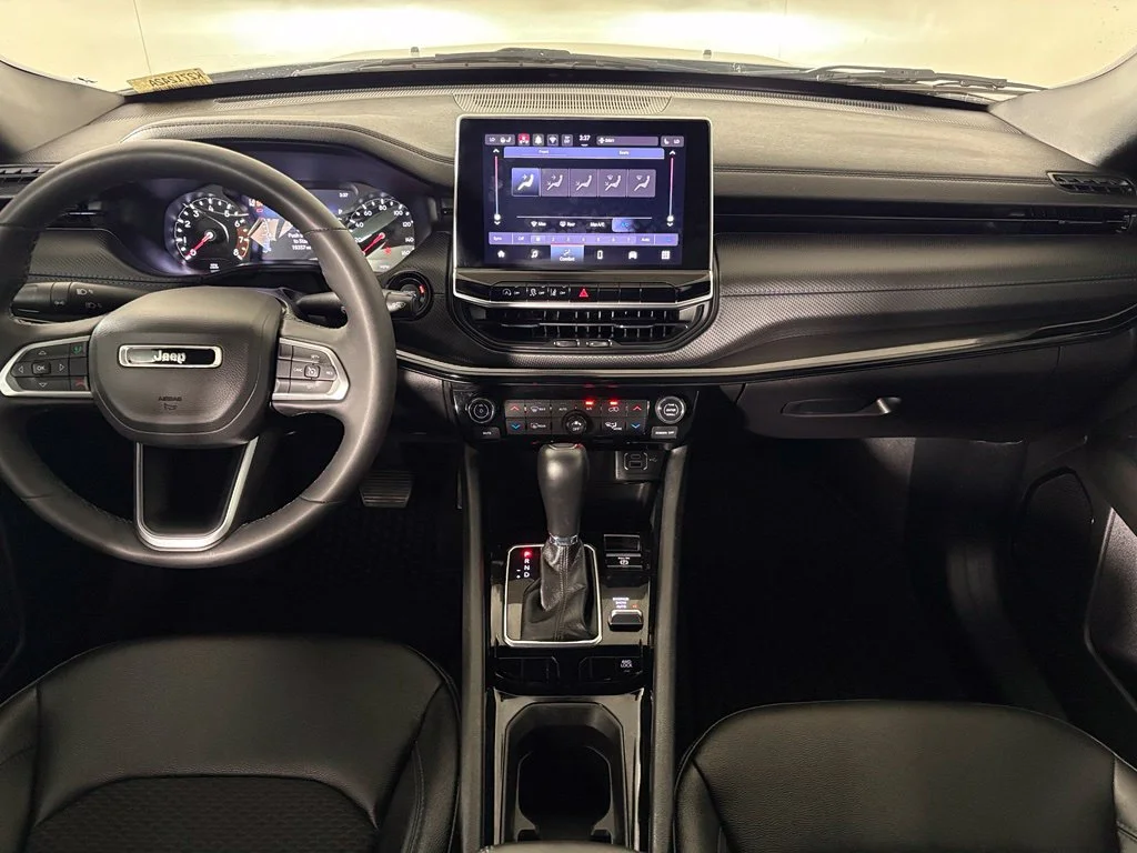 Used 2025 Silver Jeep Latitude image 35