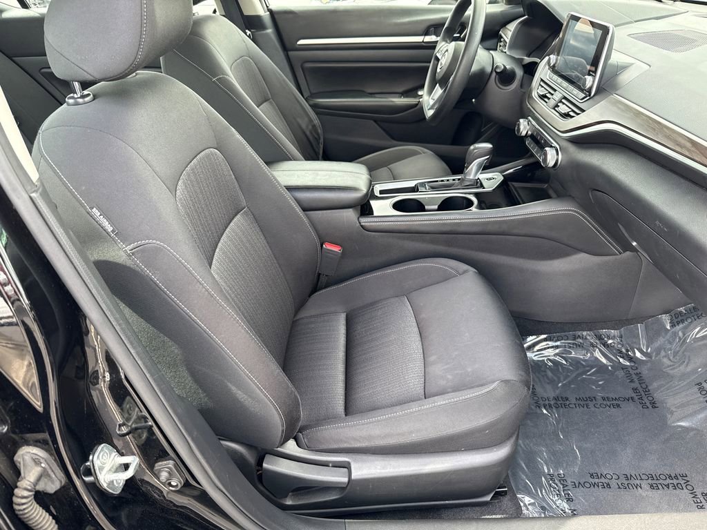 Used 2023 Black Nissan 2.5 SV image 13
