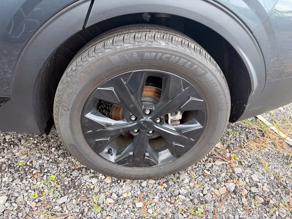Used 2025 Gray Kia X-Line image 7