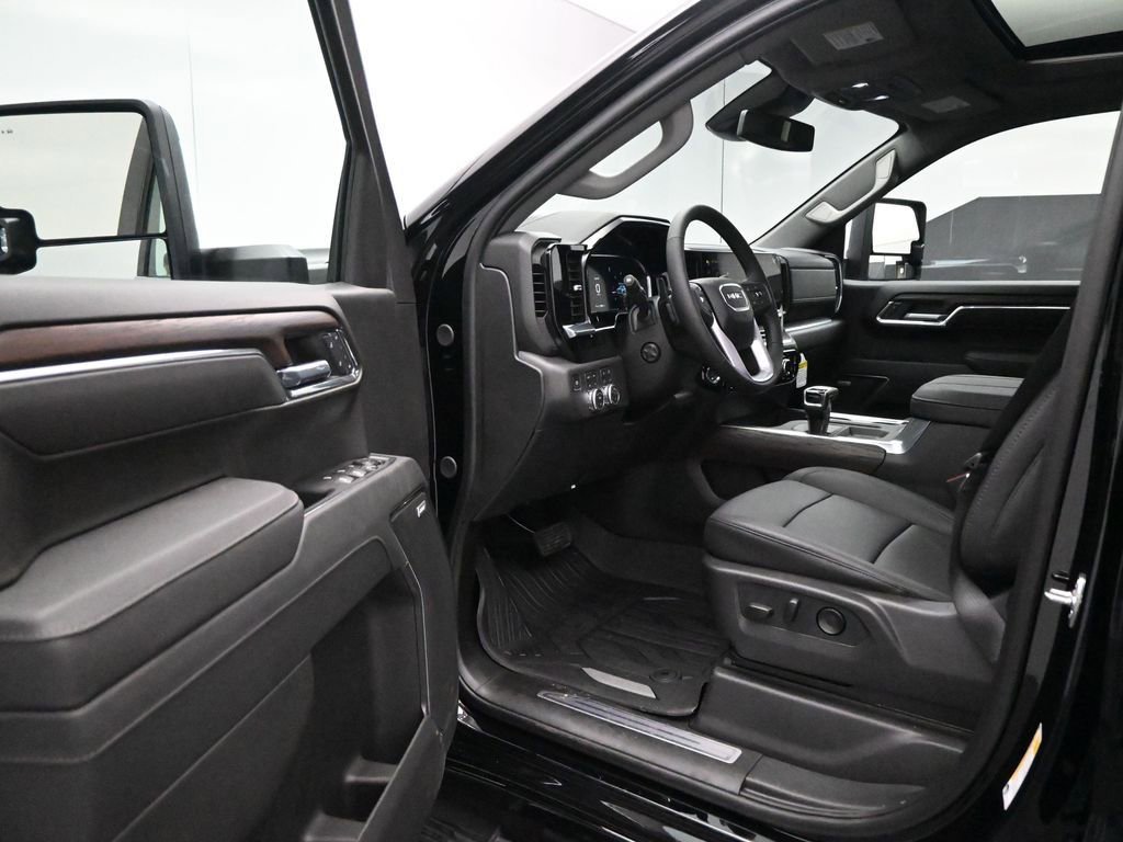 New 2026 Onyx Black GMC SLT image 9
