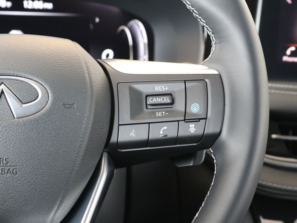 Used 2025 Silver INFINITI Sensory image 12