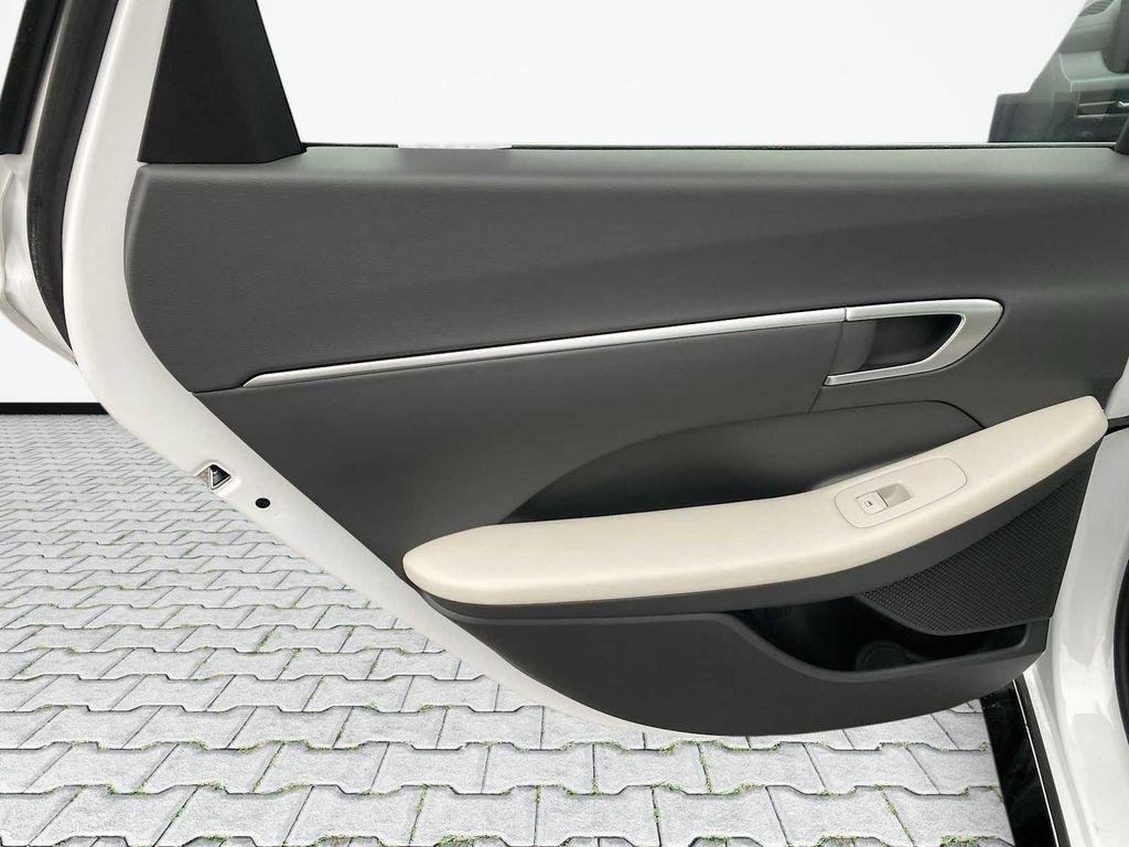 New 2026 White Hyundai SEL Sport image 31