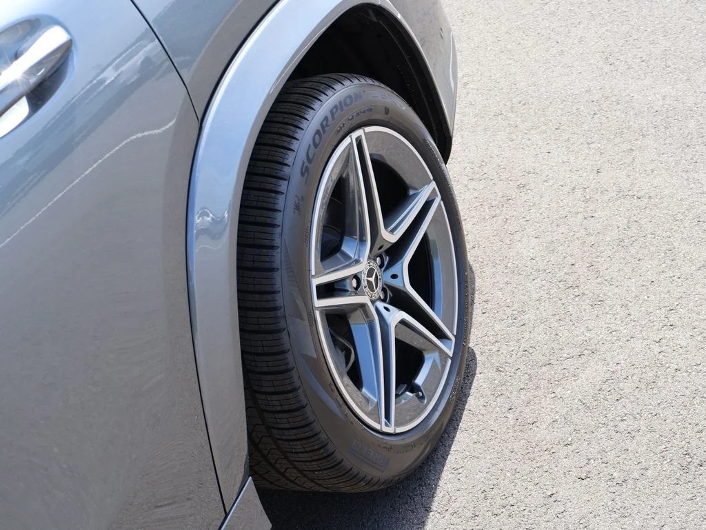 New 2026 Selenite Grey Metallic Mercedes-Benz GLS 450 image 39