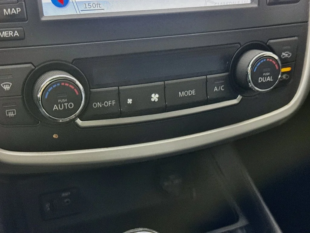 Used 2016 Black Nissan 3.5 SL image 18