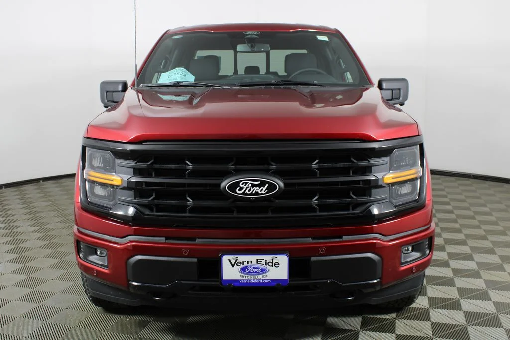 New 2026 Ruby Red Metallic Tinted Clearcoat Ford XLT image 2
