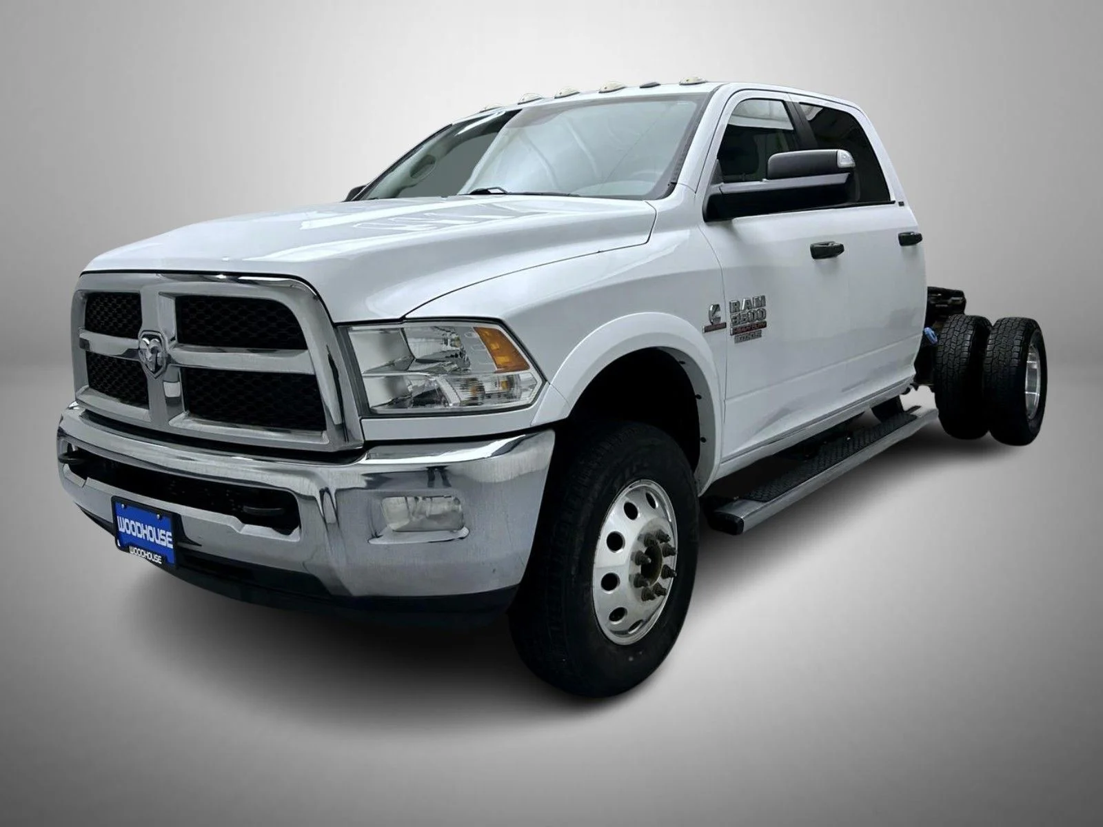 2016 RAM 3500 SLT Crew Cab DRW's photo