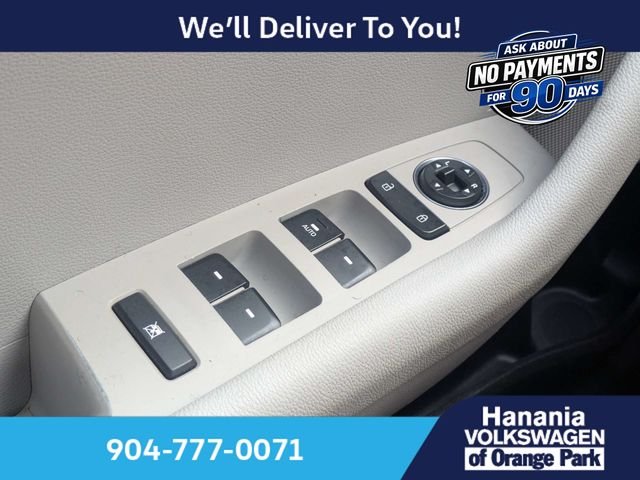 Used 2016 White Hyundai SE image 22