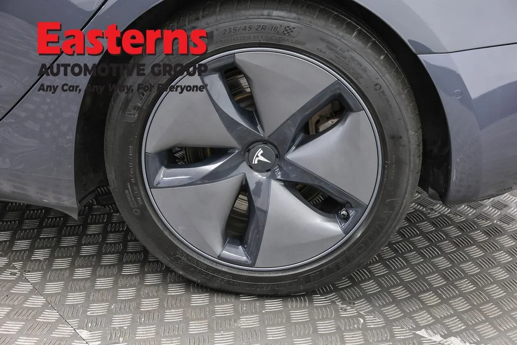 Used 2018 Gray Tesla Long Range image 27