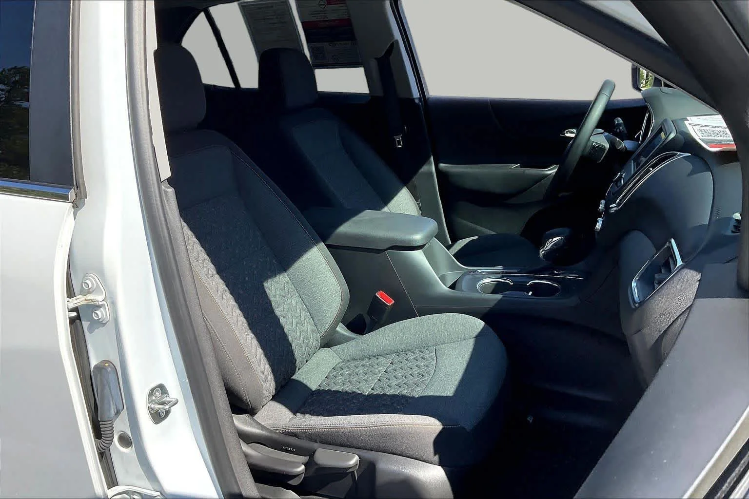 Used 2024 Summit White Chevrolet LT image 17
