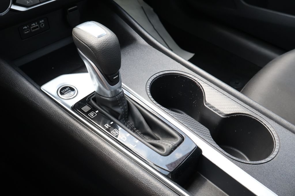 Used 2025 Gray Nissan SV FWD image 23