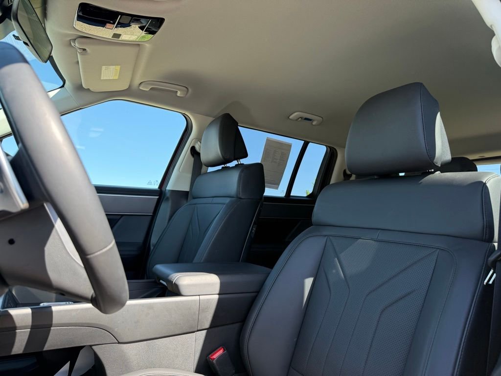 Used 2025 Red Hyundai SEL image 14