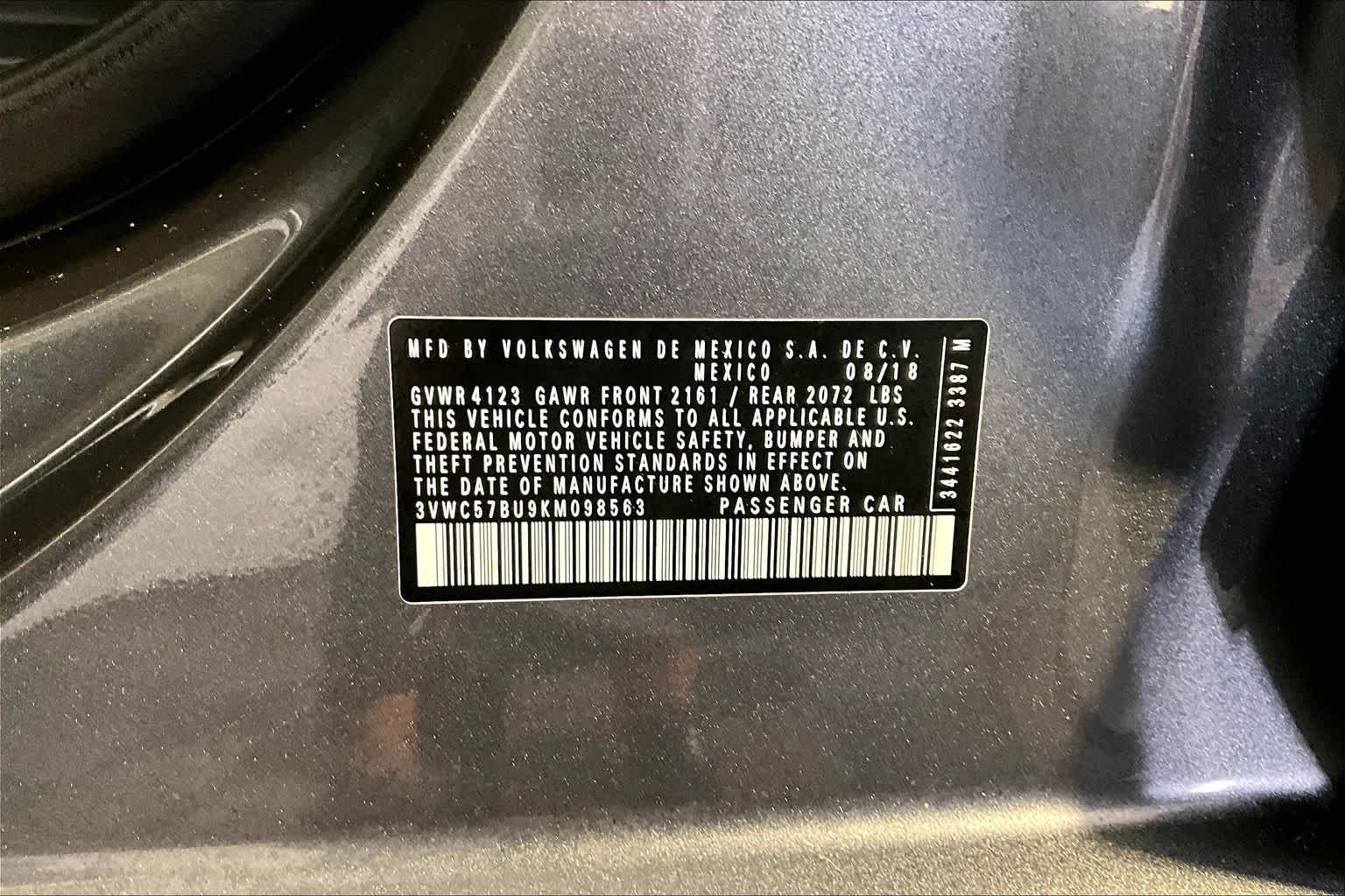 Used 2019 Platinum Gray Metallic Volkswagen SE image 34