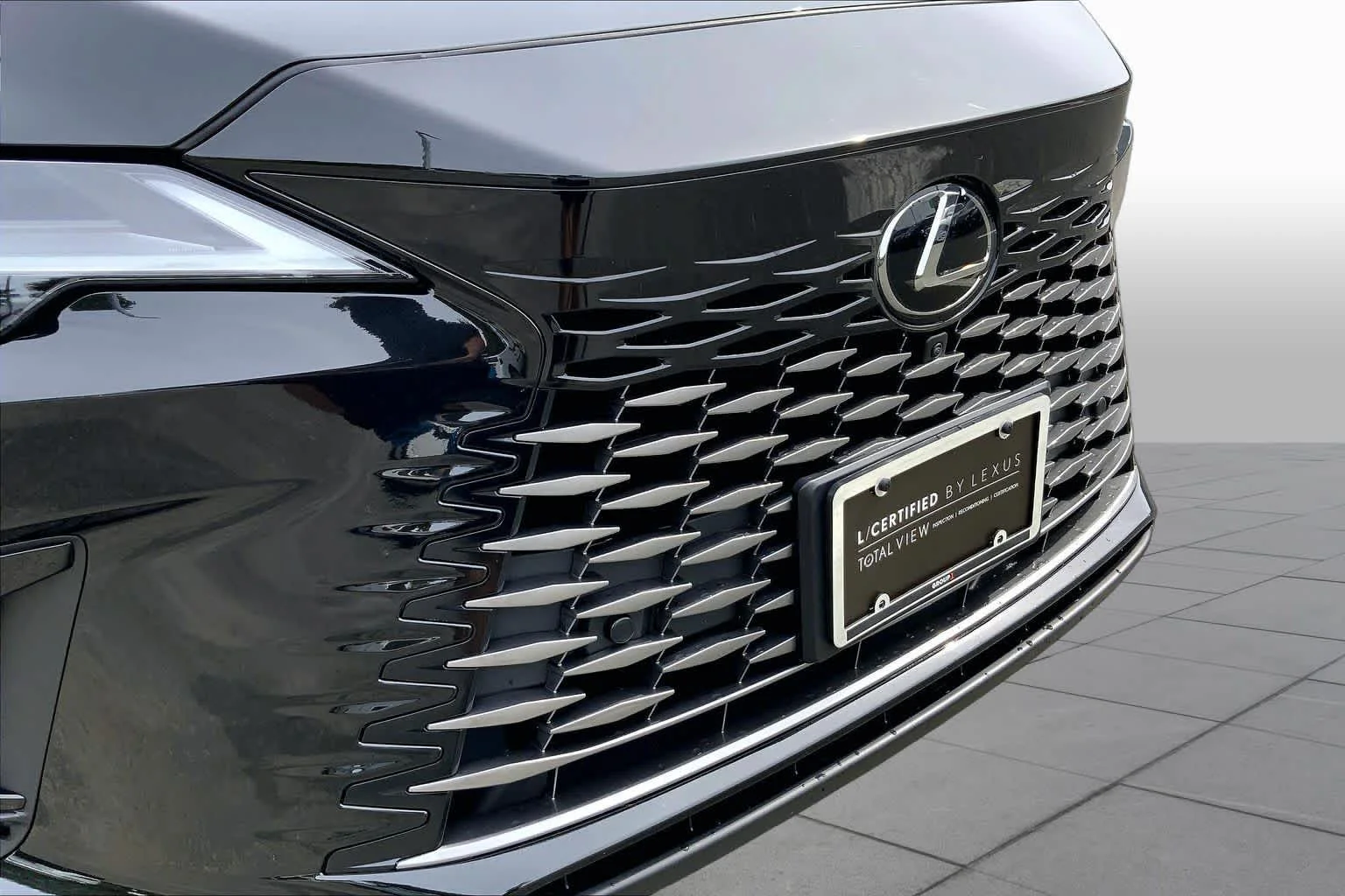 Certified Used 2024 CAVIAR Lexus Luxury image 30