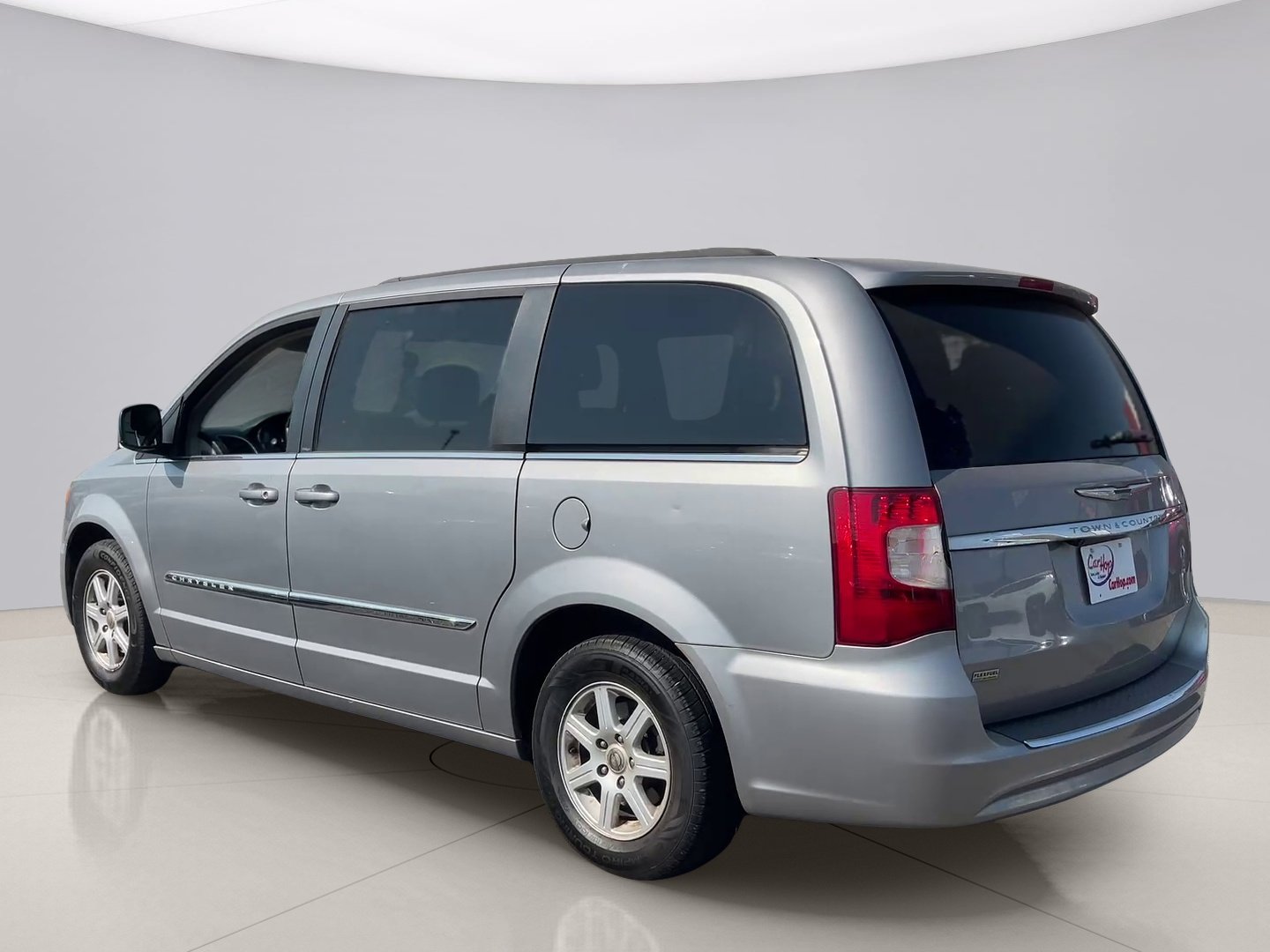 Used 2013 Silver Chrysler TOURING image 3