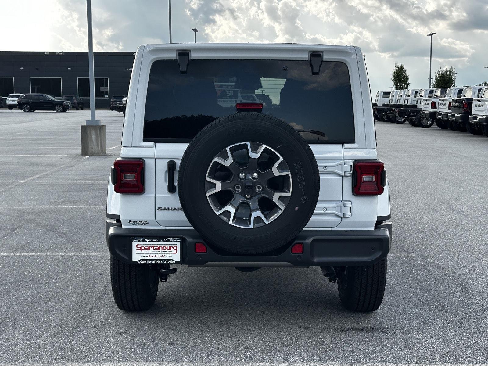New 2027 Bright White Clear-Coat Paint Jeep Sahara image 7