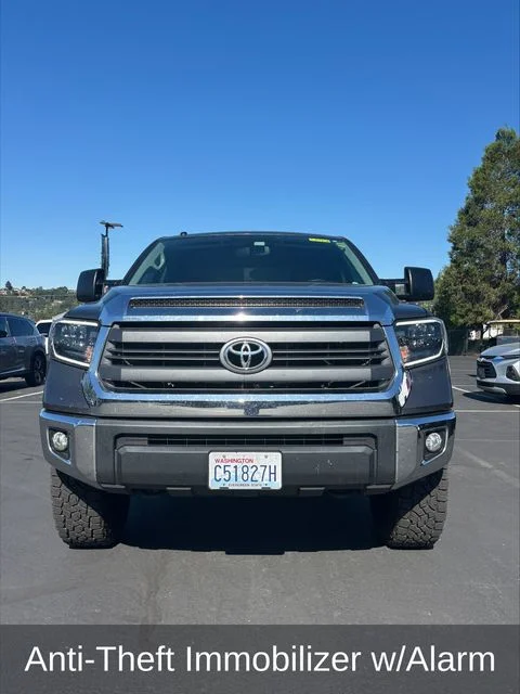 Used 2014 Gray Toyota SR5 image 4