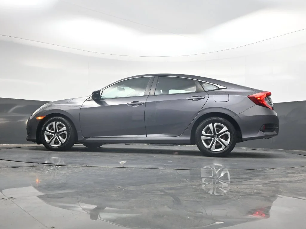 Certified Used 2018 Lunar Silver Metallic Honda LX image 32
