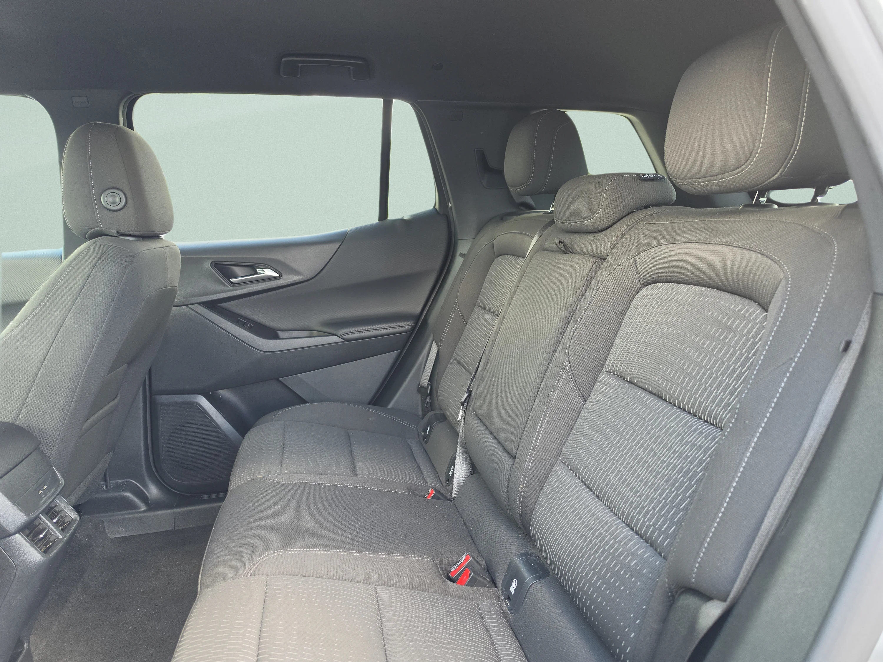 Used 2026 Sterling Gray Metallic Chevrolet FWD LT image 21