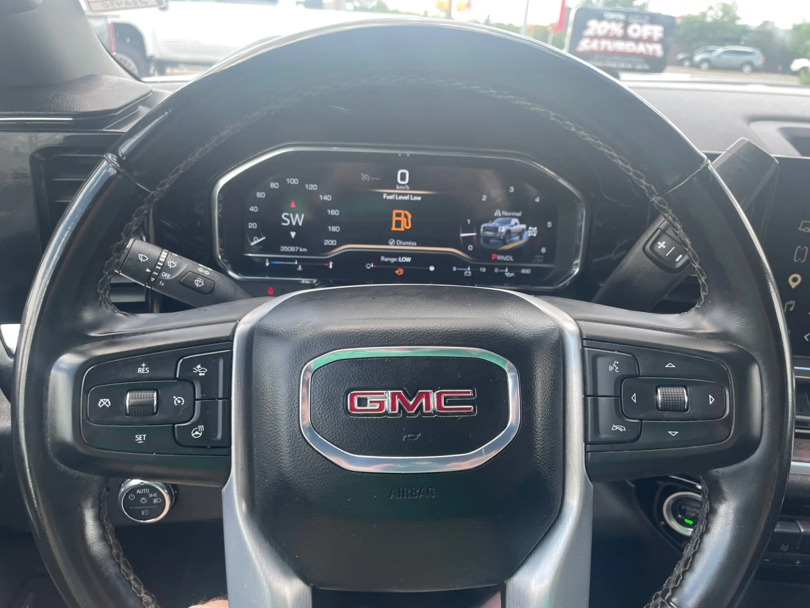 Used 2025 White GMC SLT Crew Leather 5th Wheel Prep Package image 23