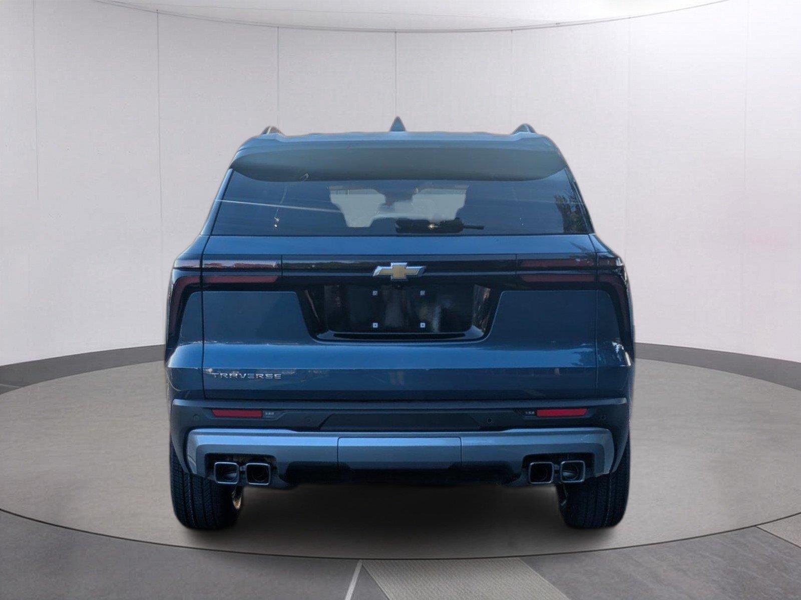 Used 2025 Lakeshore Blue Metallic Chevrolet LT image 4
