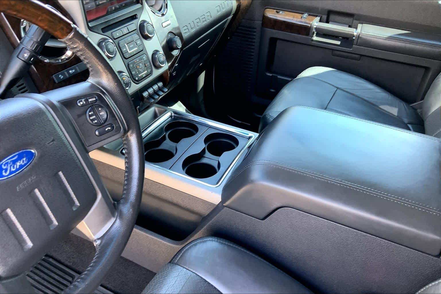 Used 2015 White Platinum Metallic Tri-Coat Ford Platinum image 16