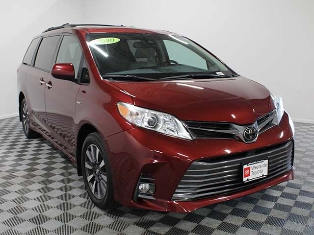 Used 2020 Salsa Red Pearl Toyota XLE 7-Passenger image 8