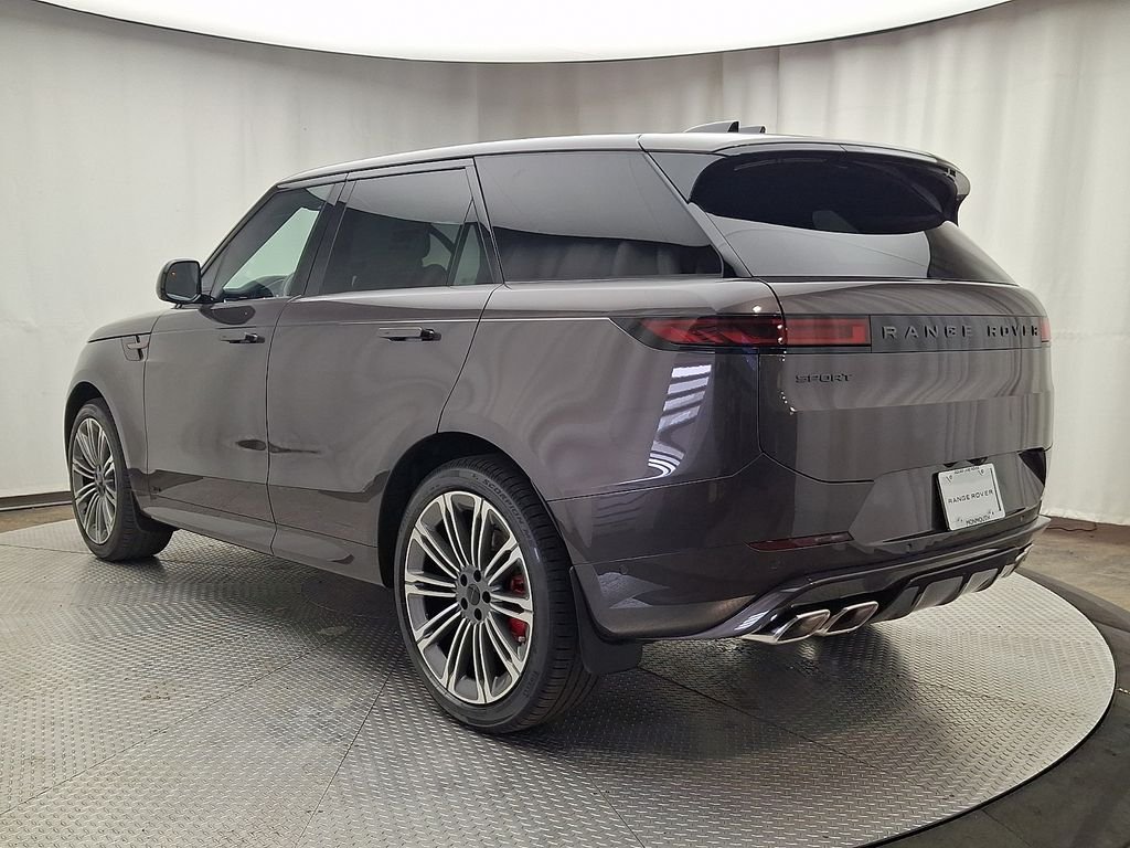 New 2026 Charente Grey Land Rover Dynamic SE image 4