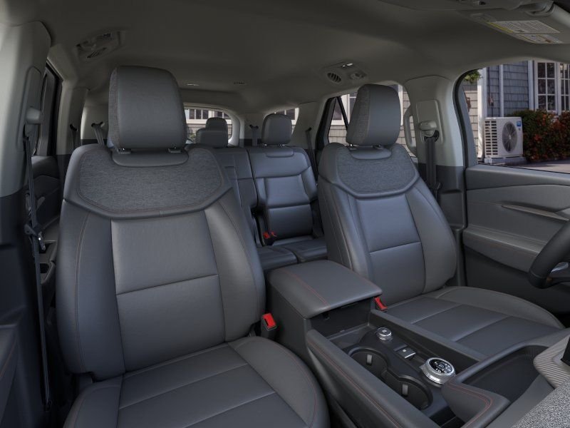 Used 2026 Agate Black Metallic Ford Active image 10