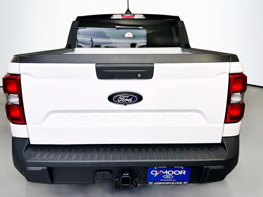 New 2026 Oxford White Ford XLT image 6