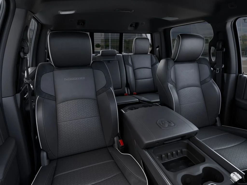 2025 RAM 3500 Laramie - Photo 17