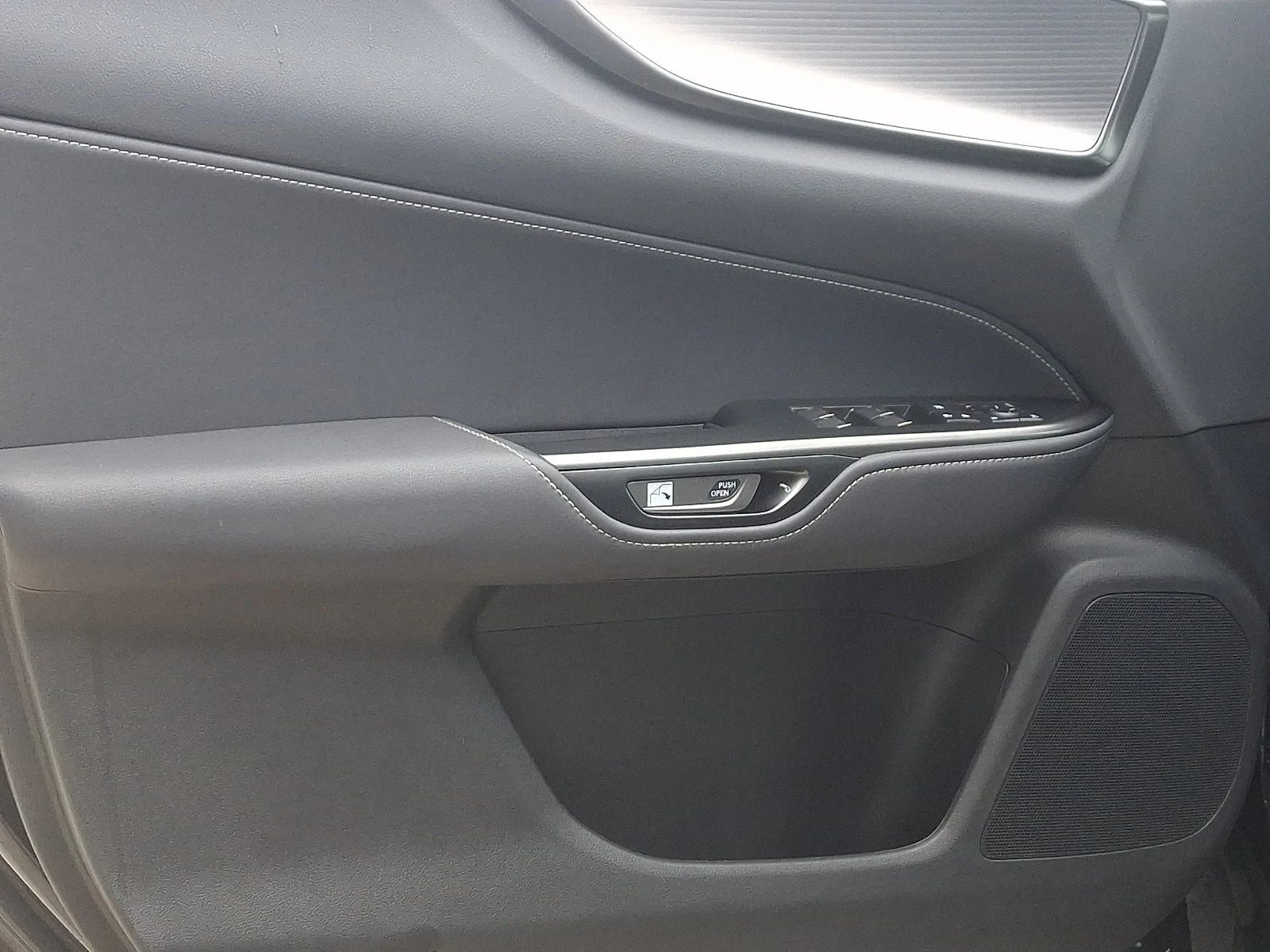 Certified Used 2024 OBSIDIAN Lexus  image 11