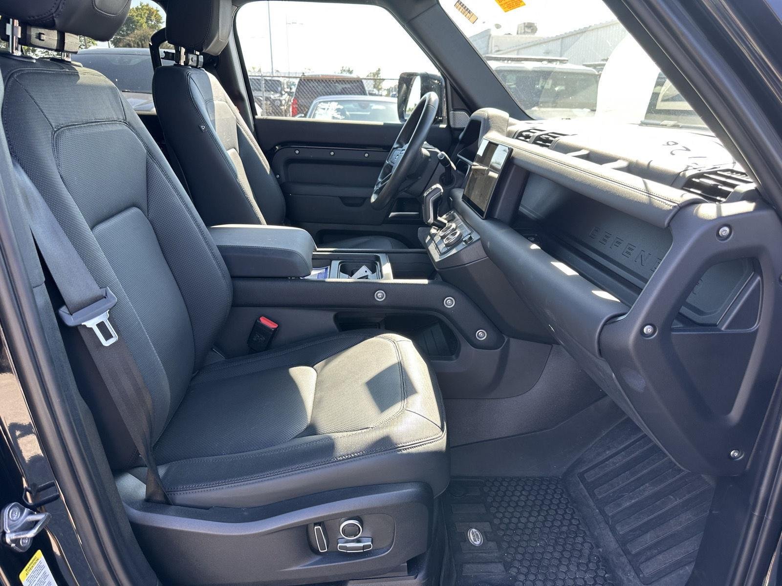 Used 2024 Santorini Black Metallic Land Rover Outbound image 12