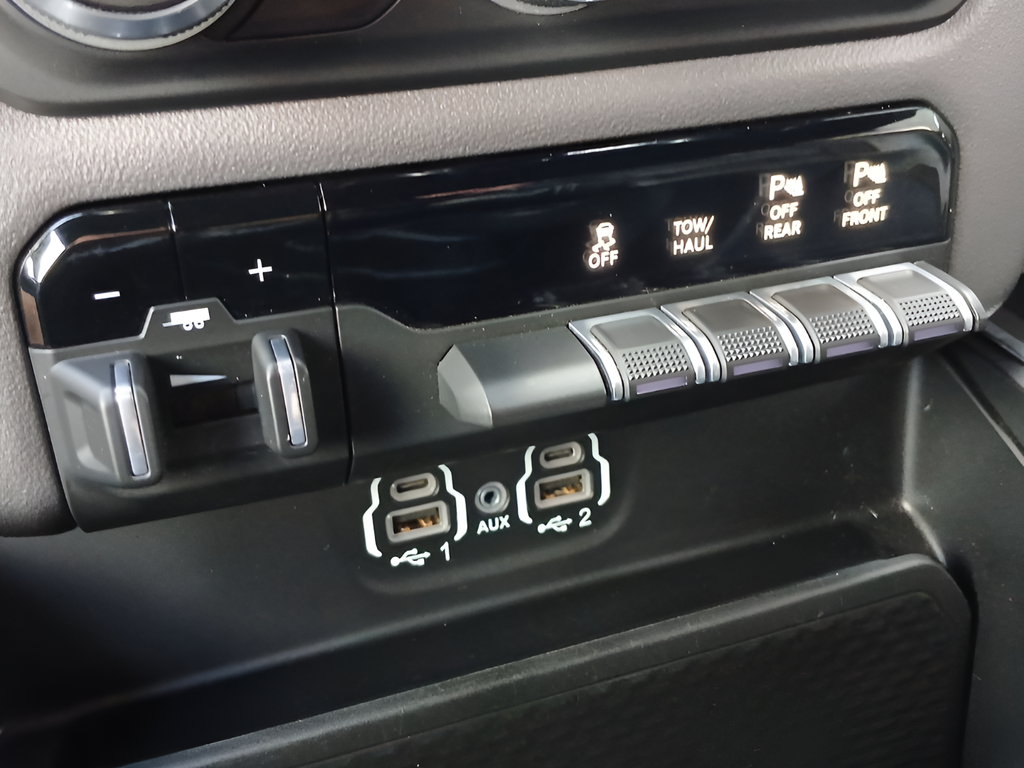 Used 2022 Black Ram Laramie image 20
