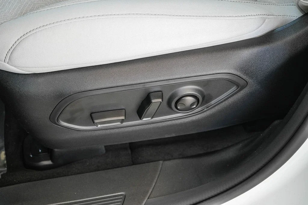New 2026 Bright White Clearcoat Jeep Laredo image 20