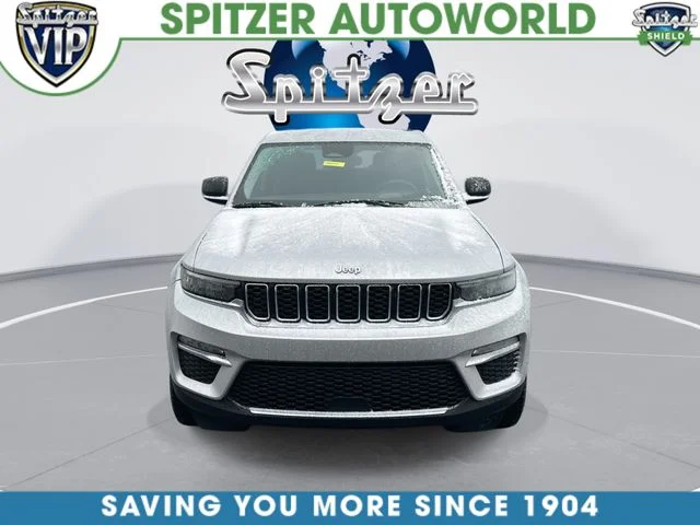 Used 2023 Silver Jeep Limited image 3