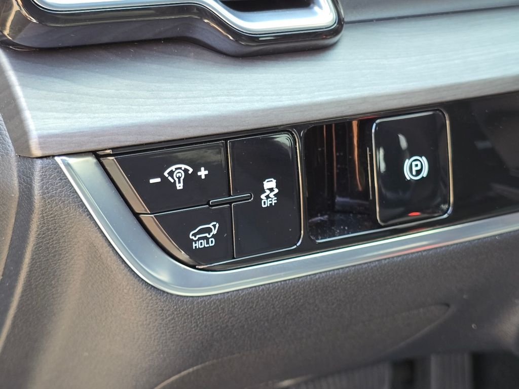 Used 2025 Gray Kia X-Line image 15