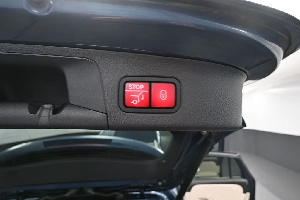 Used 2022 Blue Mercedes-Benz GLA 250 image 31