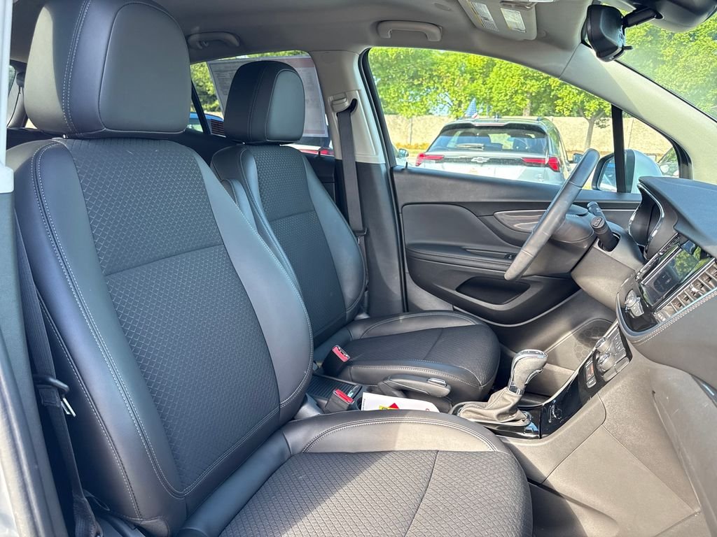Used 2022 Silver Buick Preferred image 23