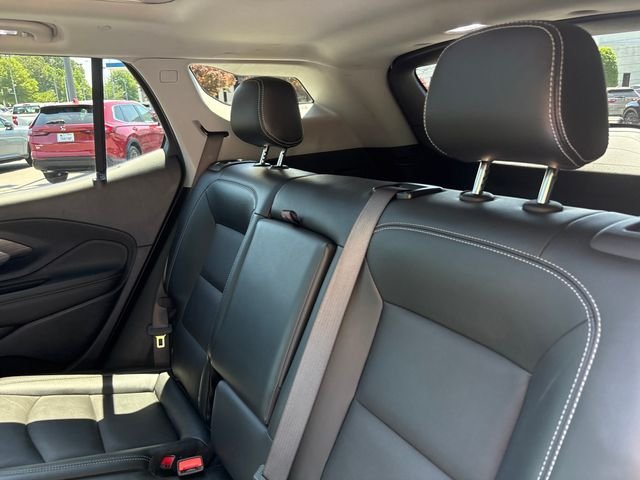 Used 2023 White GMC SLT image 29
