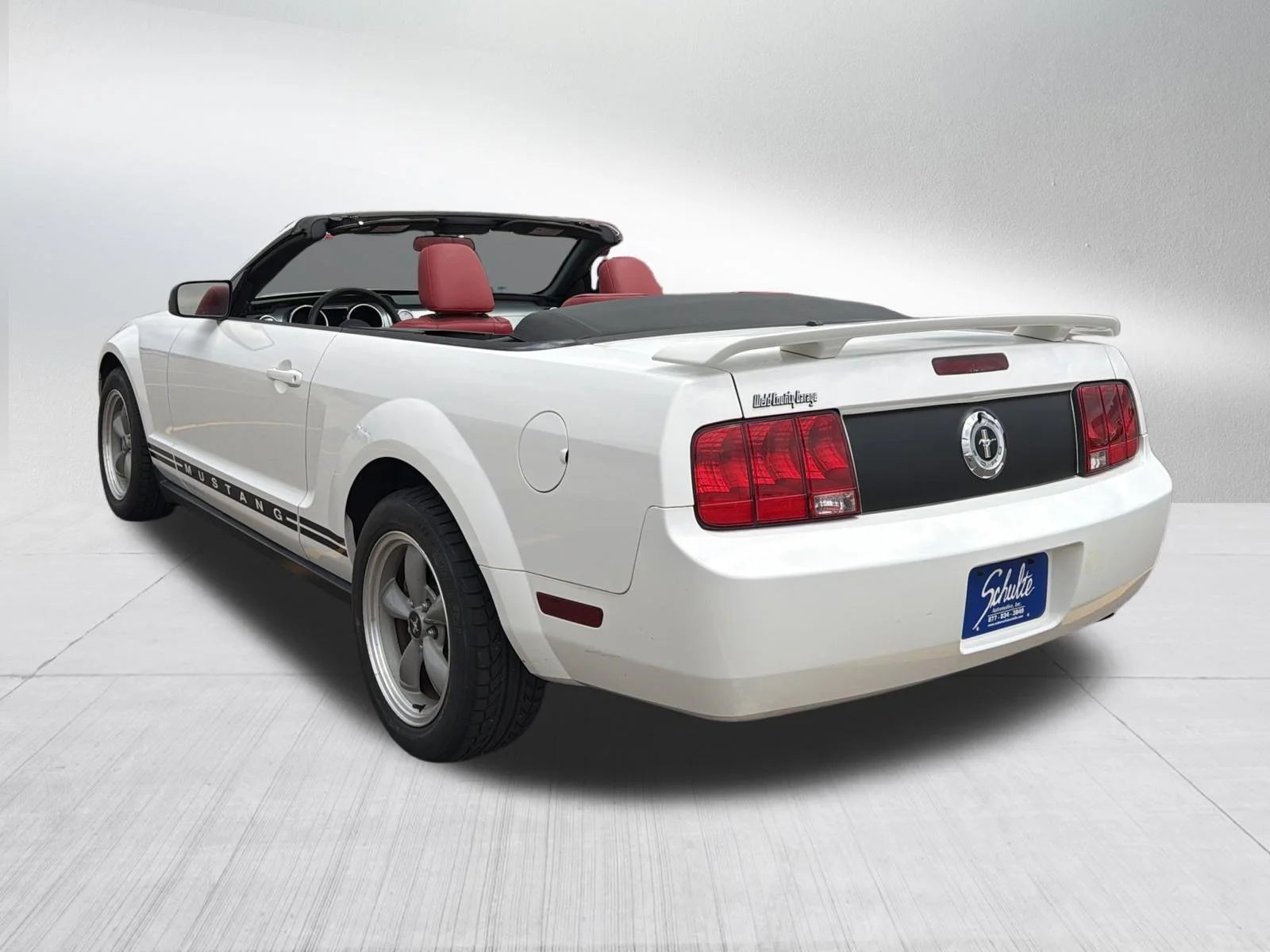 Used 2006 White Ford Standard image 5