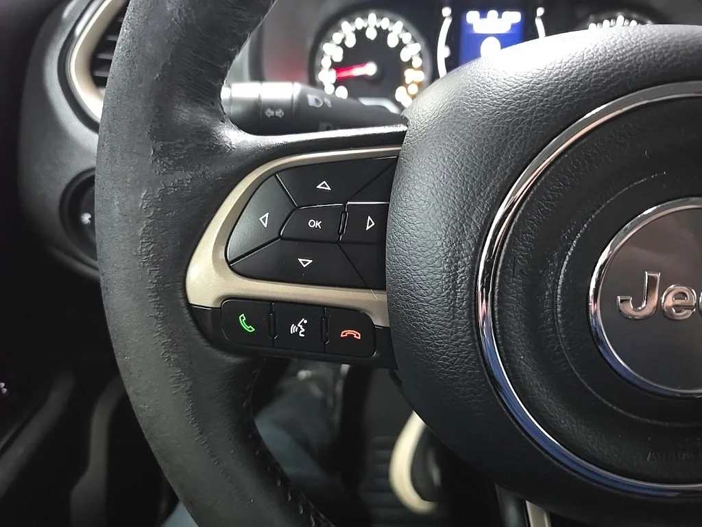 Used 2016 Black Jeep Latitude image 22