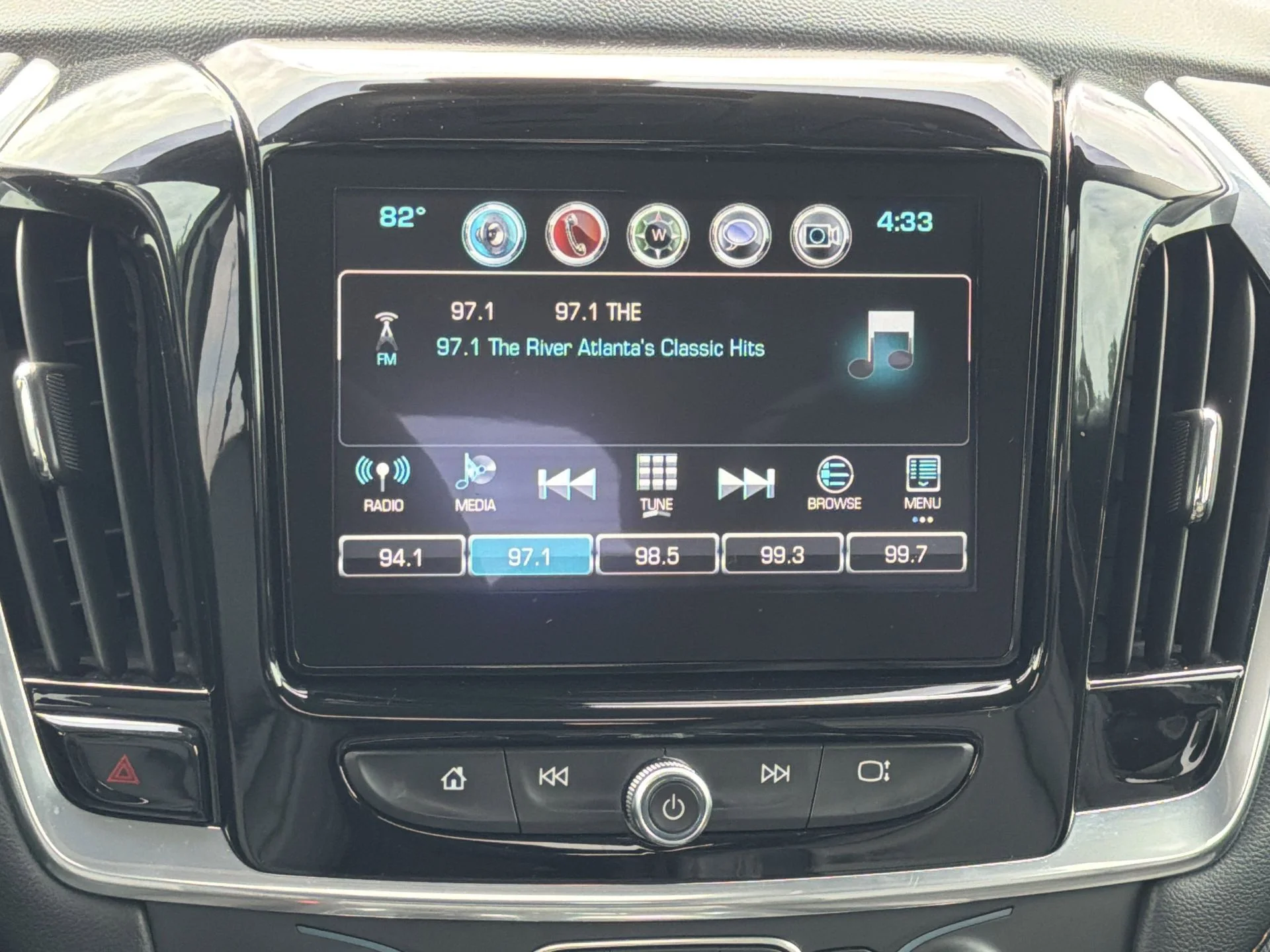 Certified Used 2019 Silver Ice Metallic Chevrolet 3LT image 3