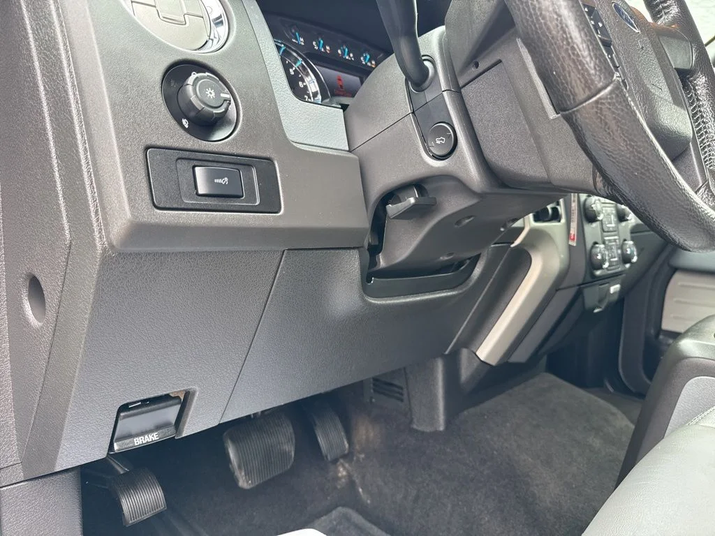 Used 2014 Ingot Silver Metallic Ford XLT image 19