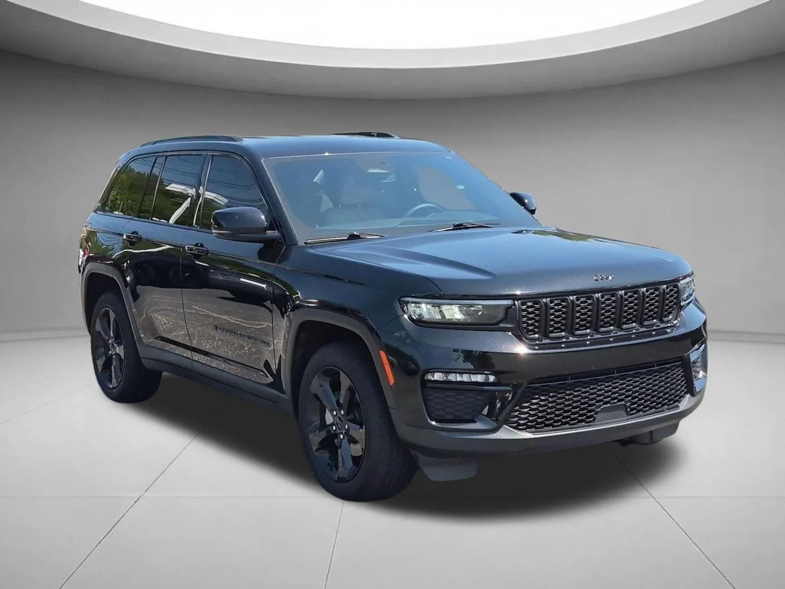 Used 2023 Diamond Black Crystal Pearlcoat Jeep Limited image 7